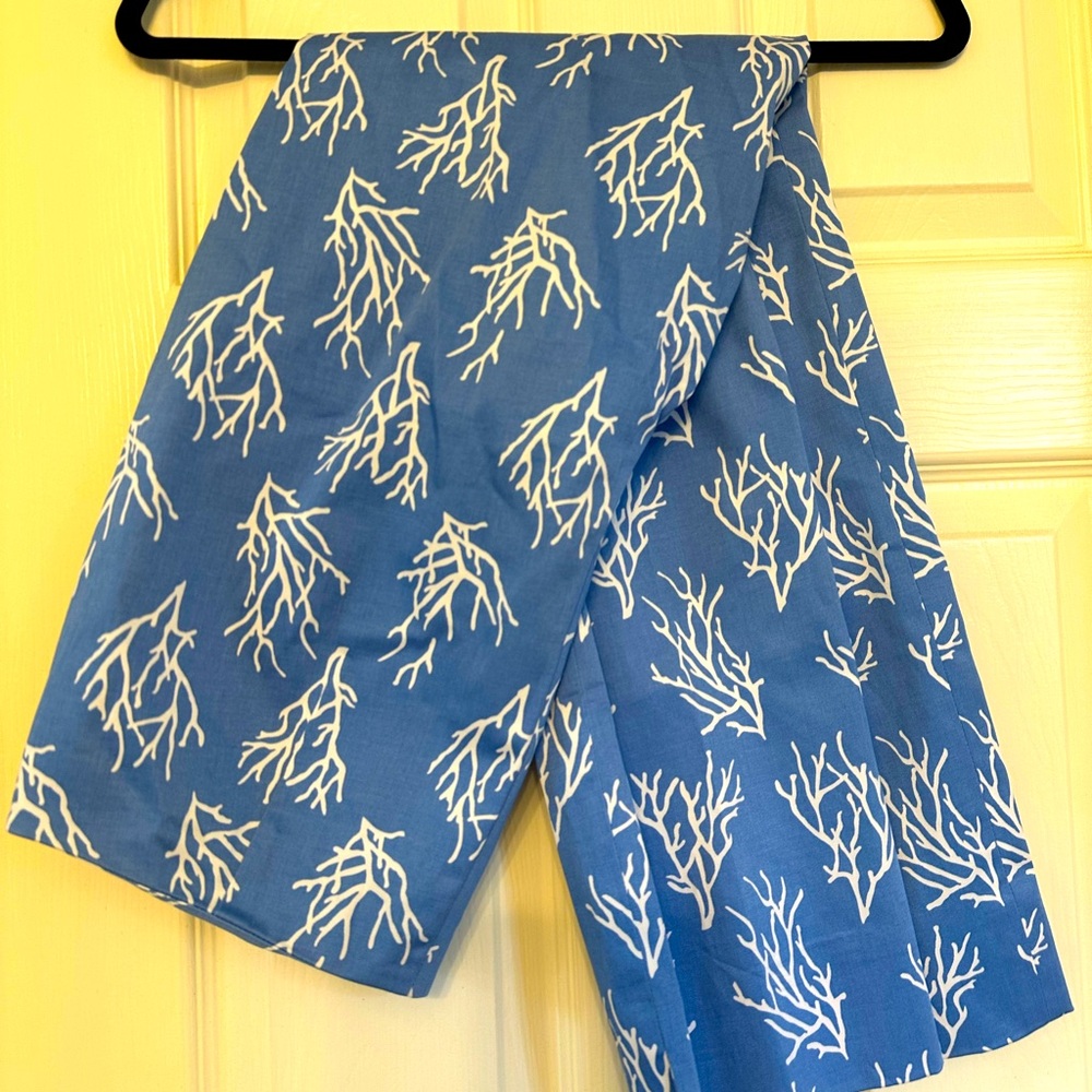 Brooks Brothers Blue and White Patterned women’s ankle pants